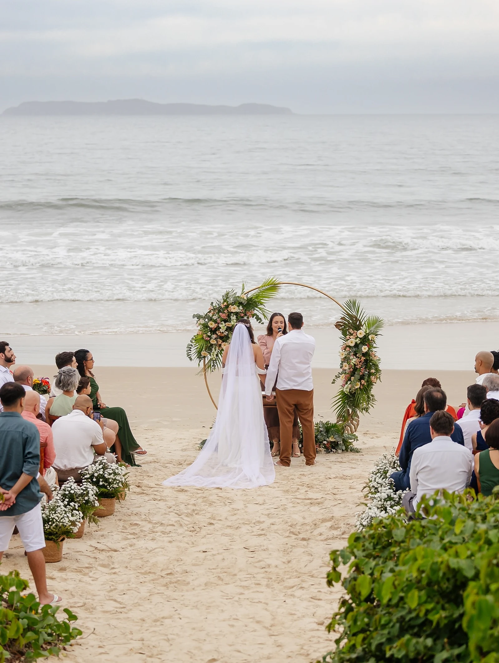 Macuco Restaurante & Eventos — Praia de Canto Grande, Bombinhas